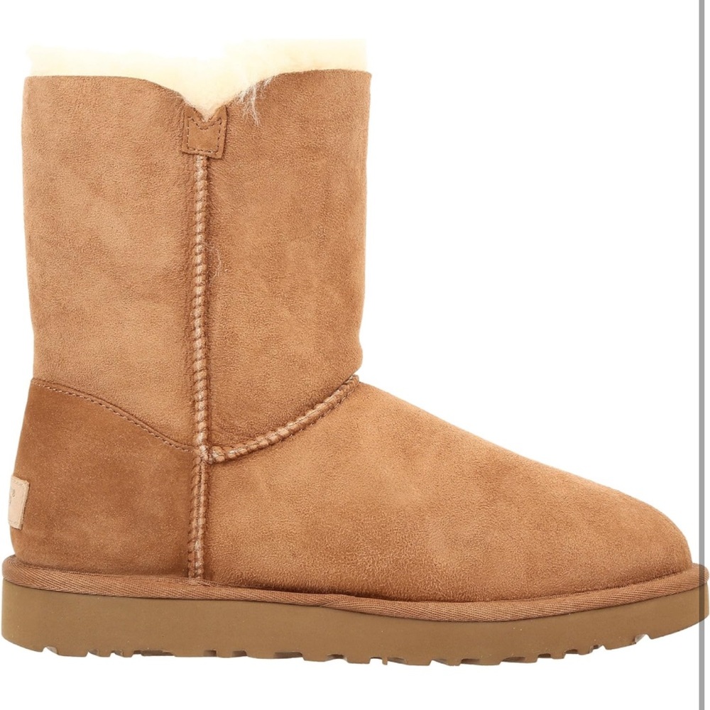 Ugg Bailey Button Ii Size 6 Euc - image 3